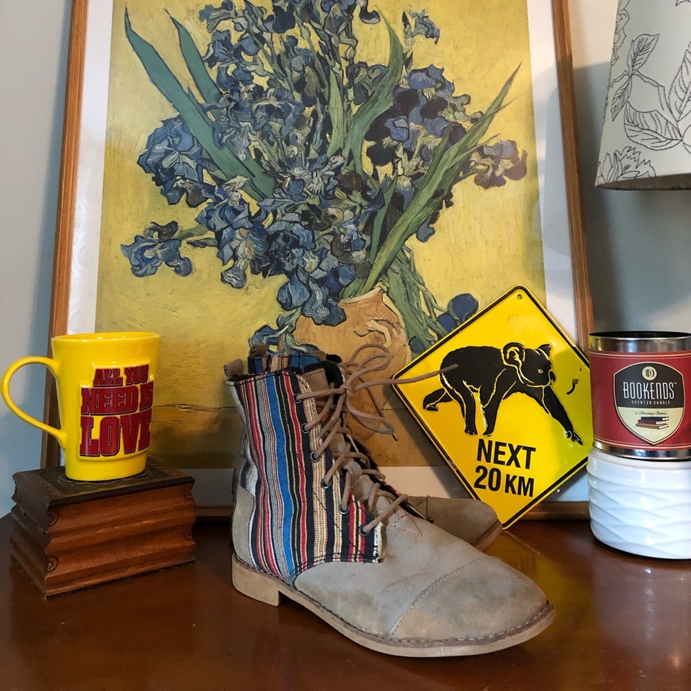 ⚡️🌈Toms Booties🌈⚡️